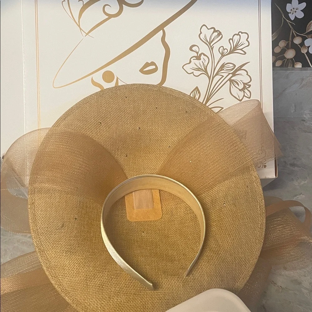 N/A classic fascinator